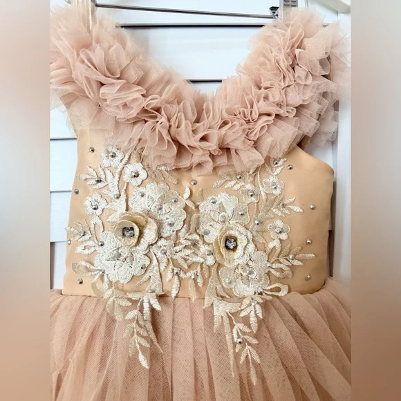 Elegant cocktail Formal Dress with Floral Embellishments